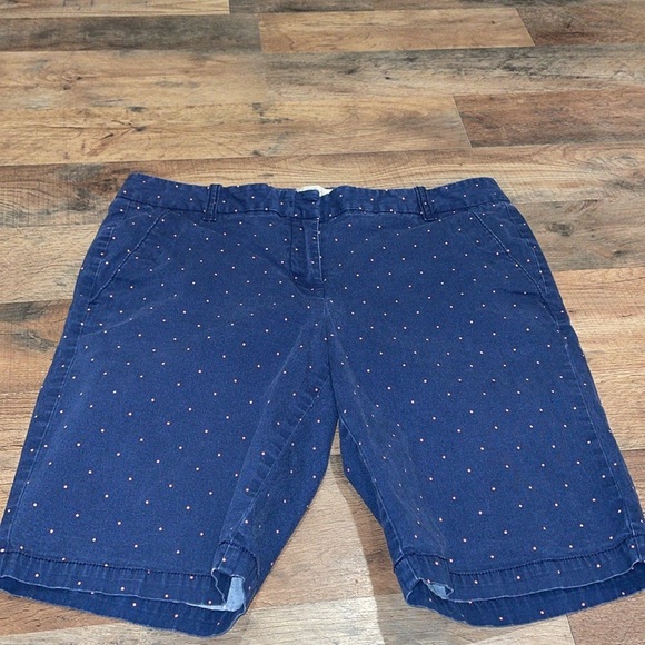J Crew Bermuda shorts.  Lot of 2.  Size 6. - Picture 8 of 12